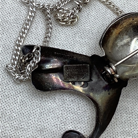 Vintage Sterling Silver Chatelaine Knight and Sword Brooch - Picture 5 of 5